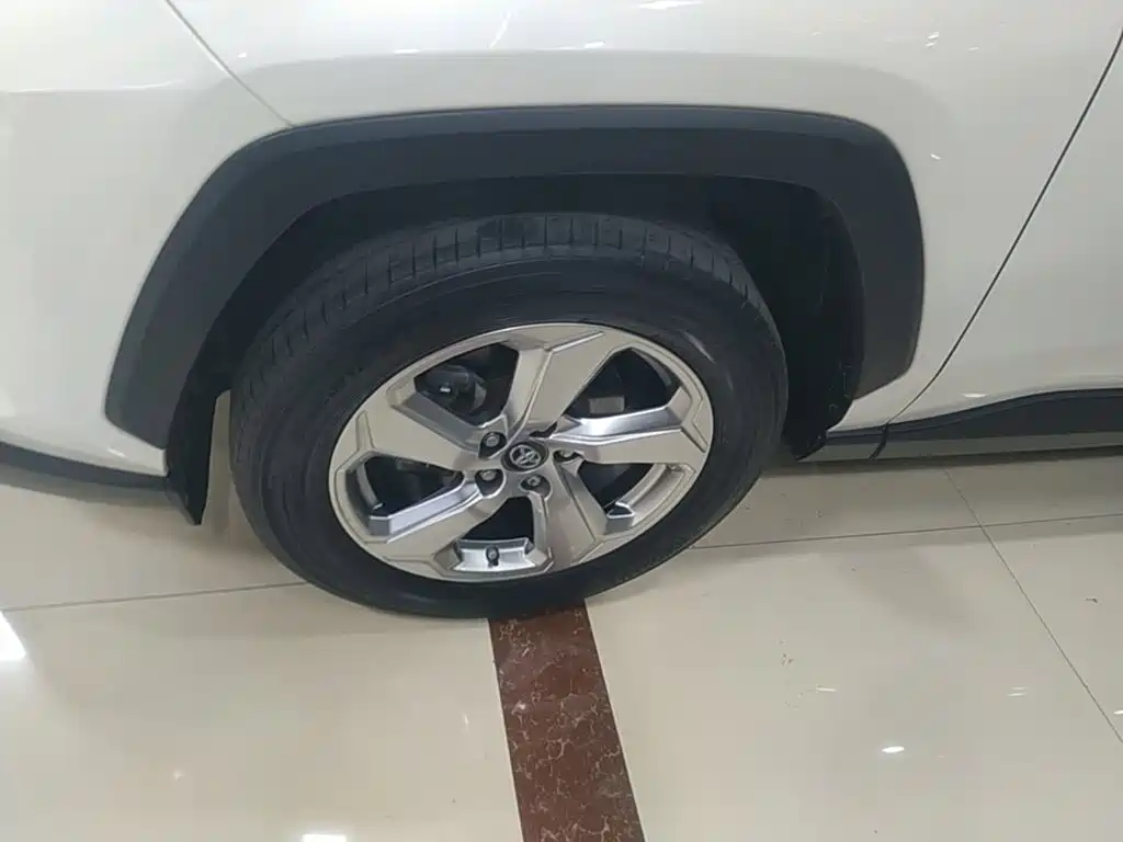 Toyota RAV4 — миниатюра 23