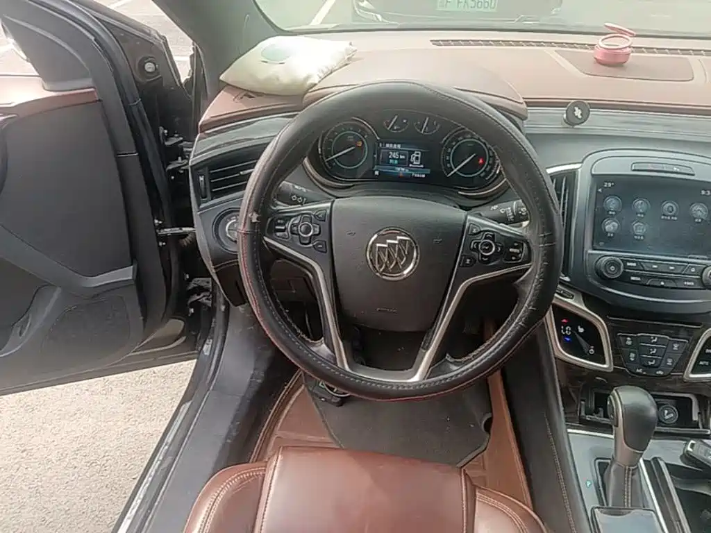 Buick LaCrosse — миниатюра 15