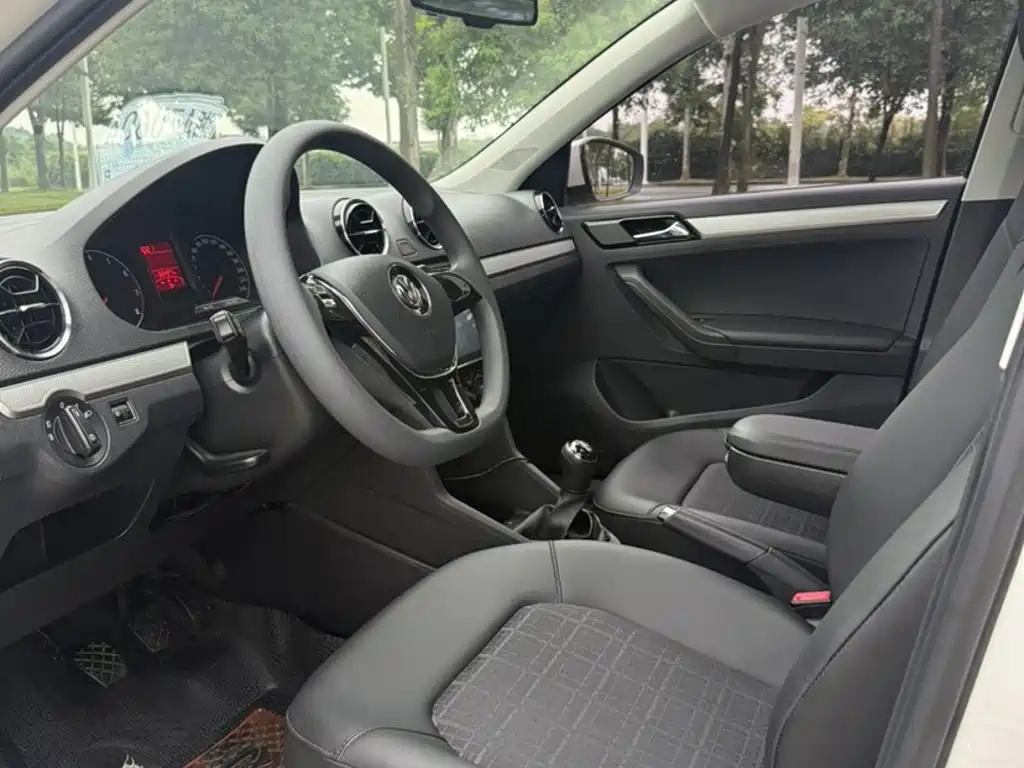 Volkswagen Jetta — миниатюра 9