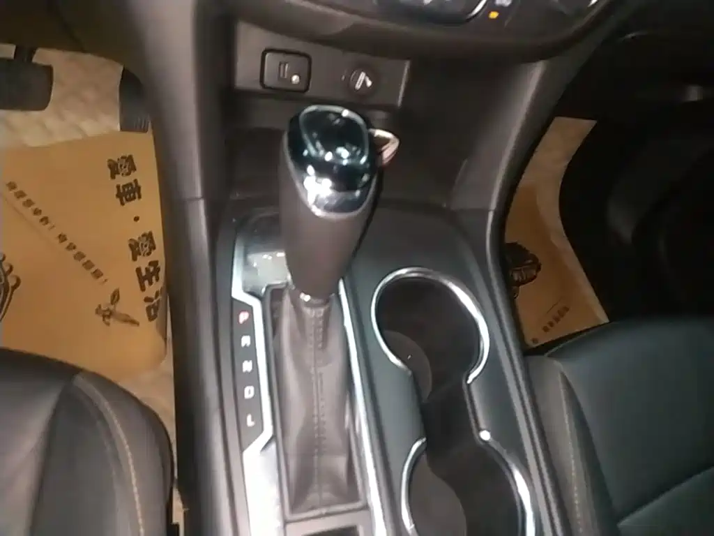 Chevrolet Equinox — миниатюра 14