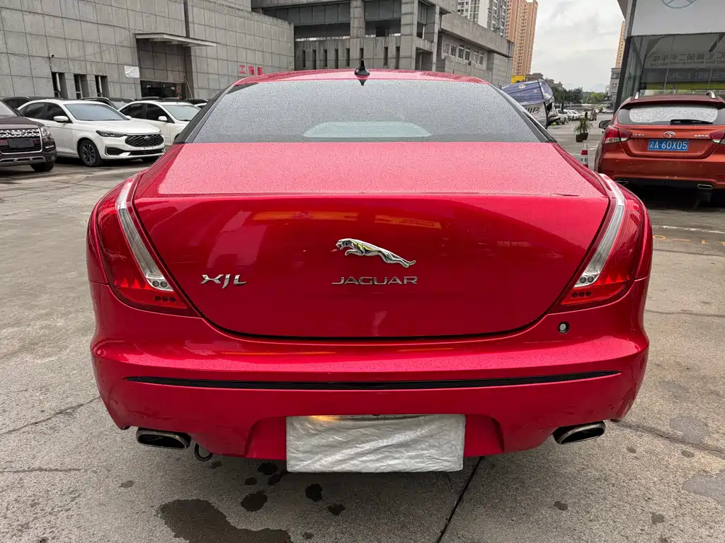 Jaguar XJ — миниатюра 8