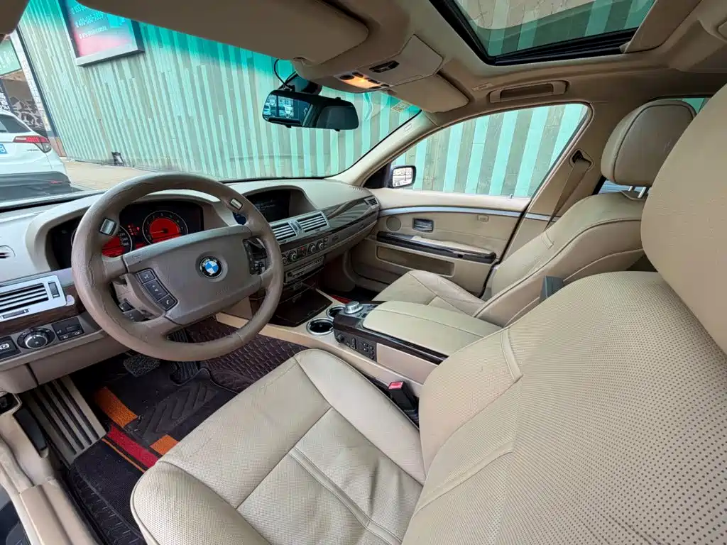 BMW 7 Series — миниатюра 3