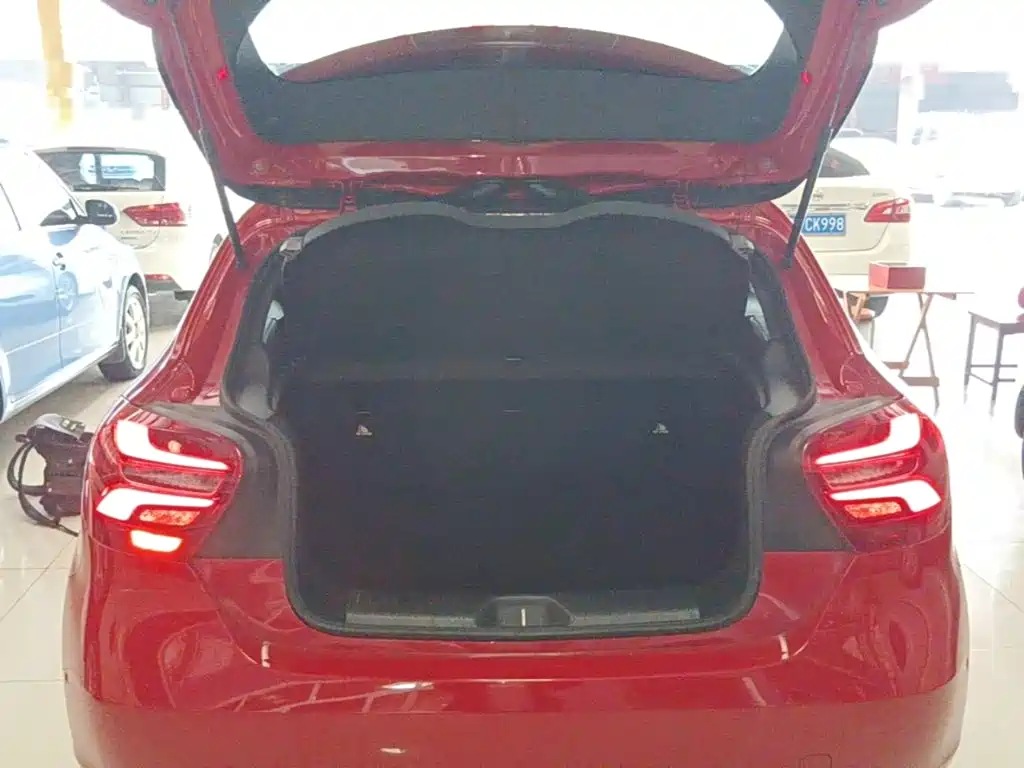 Mercedes-Benz A-Class (Import) — миниатюра 19