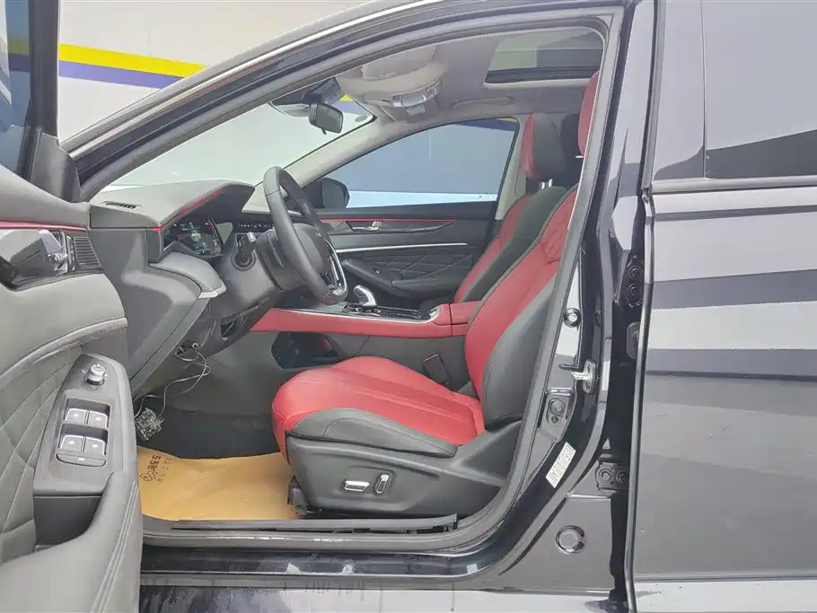 DONGFENG YI HYUN MAX