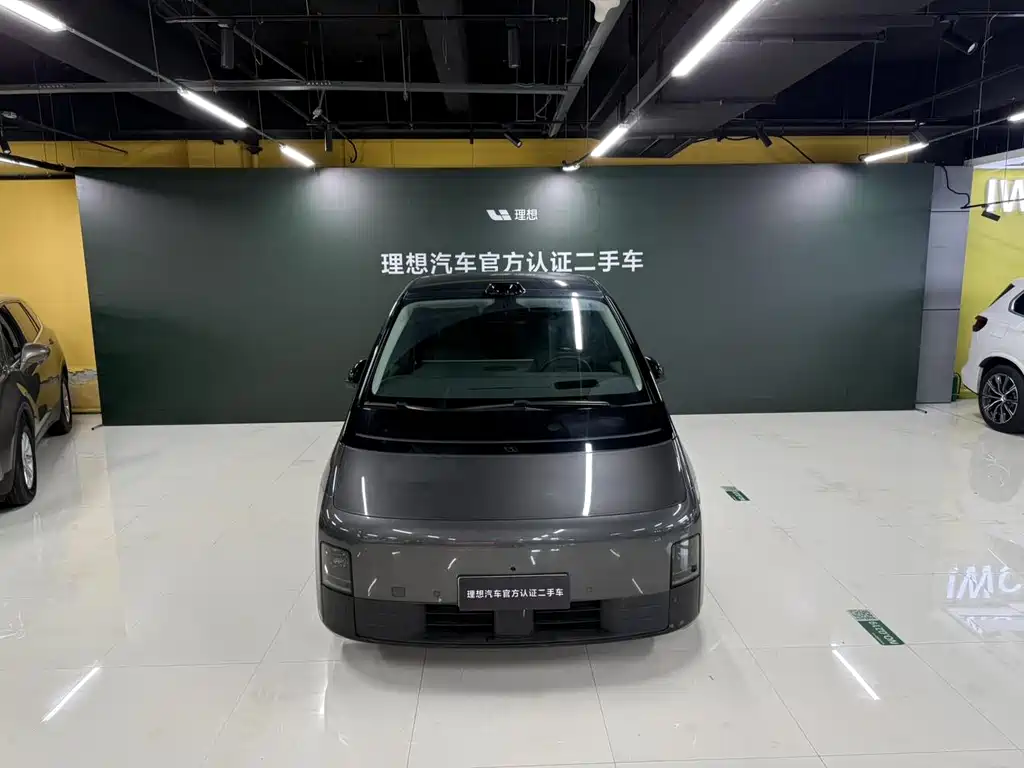 Li Auto Li MEGA — миниатюра 2