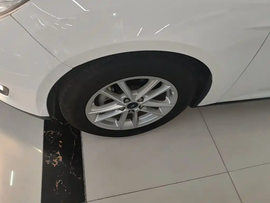 Ford Focus — миниатюра 23