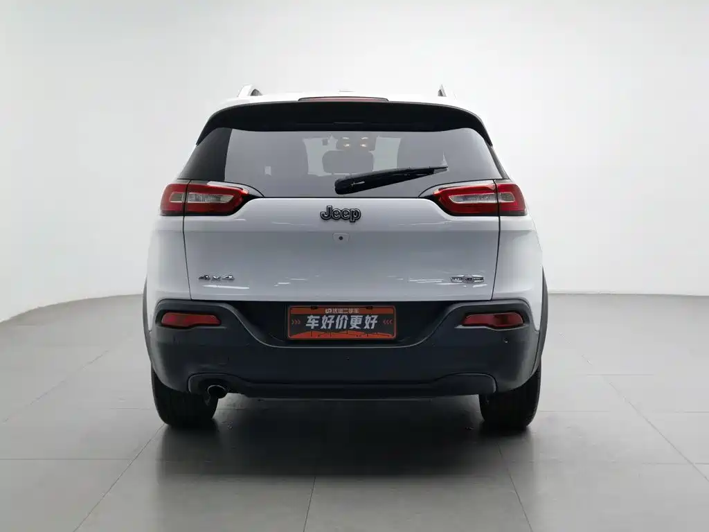 Jeep Cherokee (Import) — миниатюра 4
