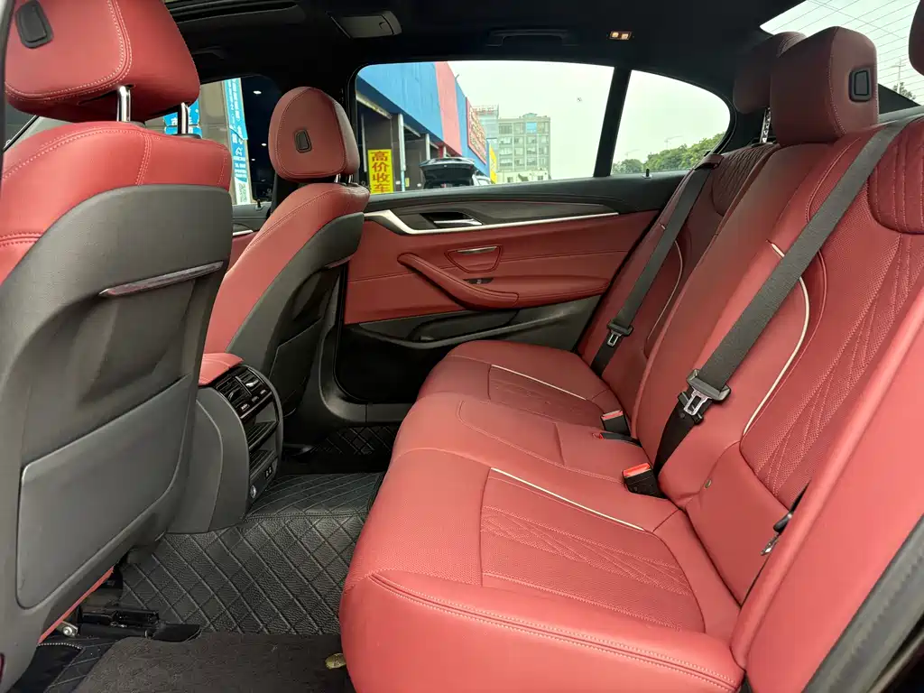 BMW 5 Series — миниатюра 16