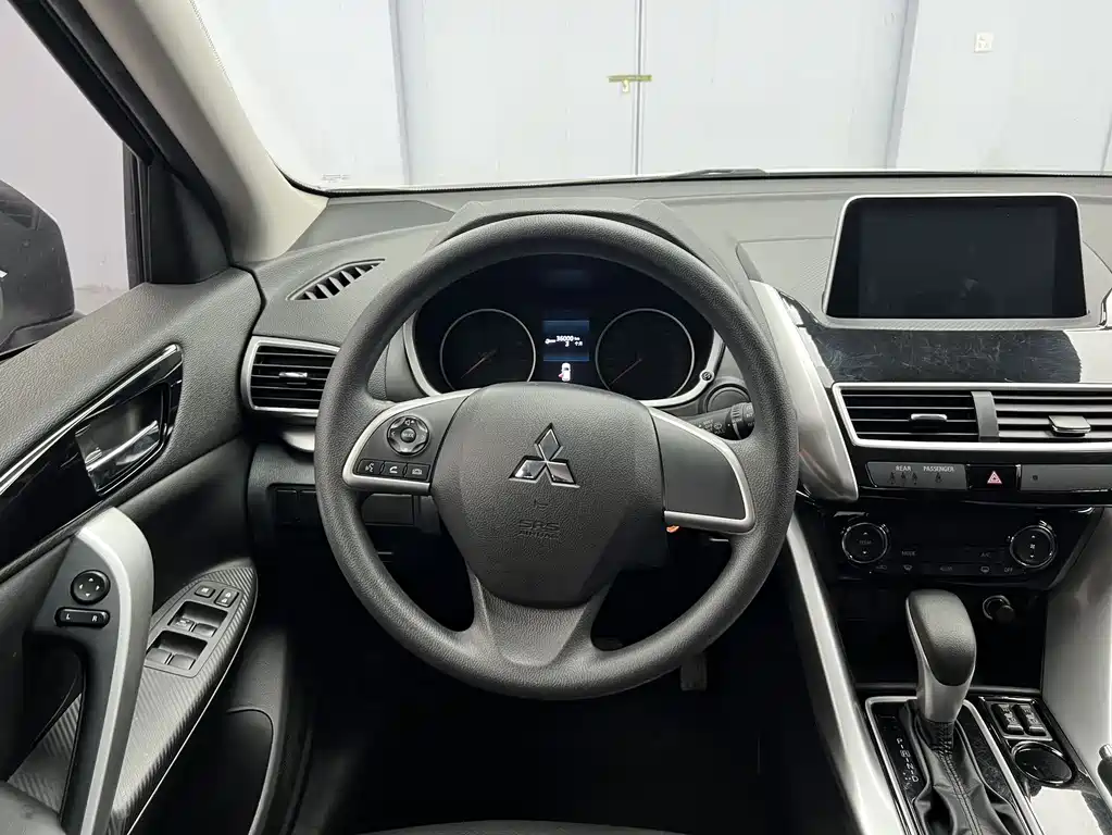 Mitsubishi Eclipse Cross — миниатюра 10