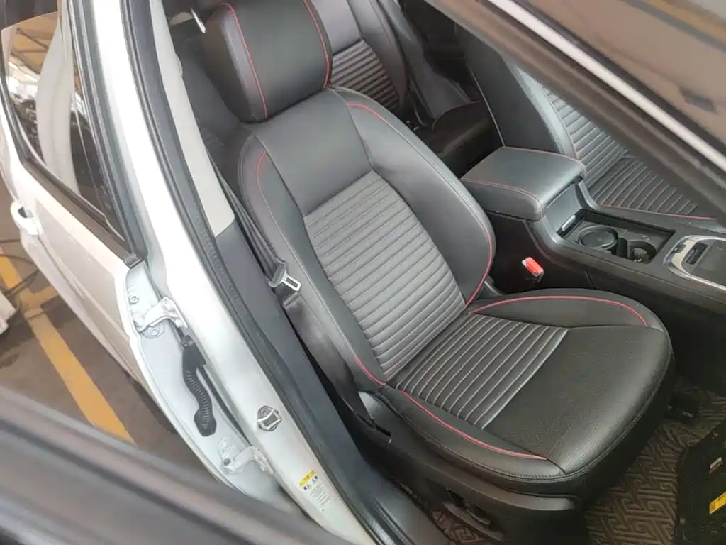 Land Rover Discovery Sport — миниатюра 25