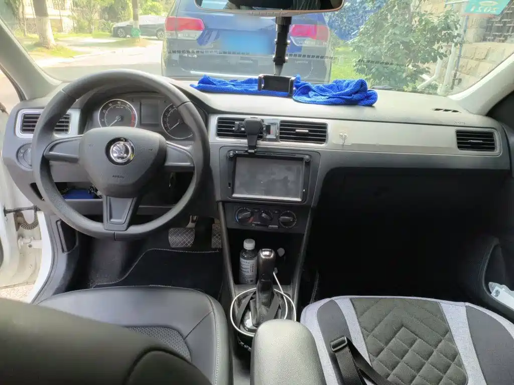 Skoda Rapid Spaceback — миниатюра 13