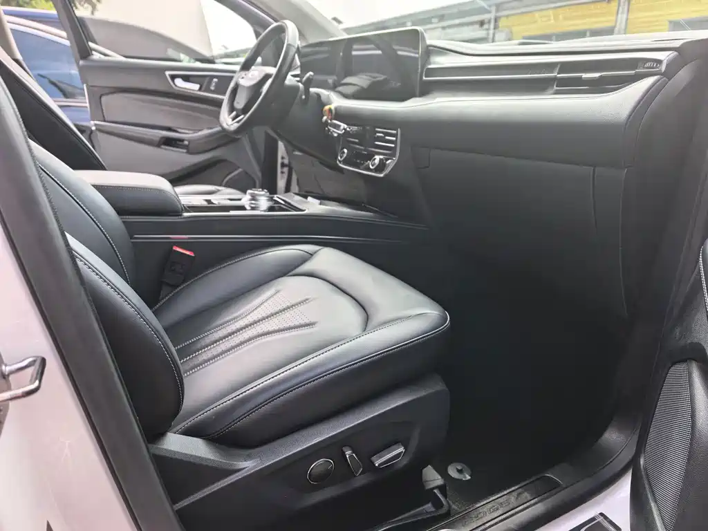 Ford Edge — миниатюра 10