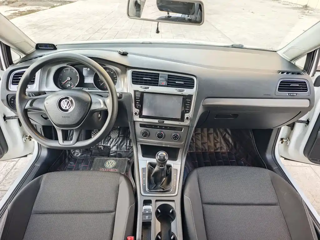 Volkswagen Golf — миниатюра 10