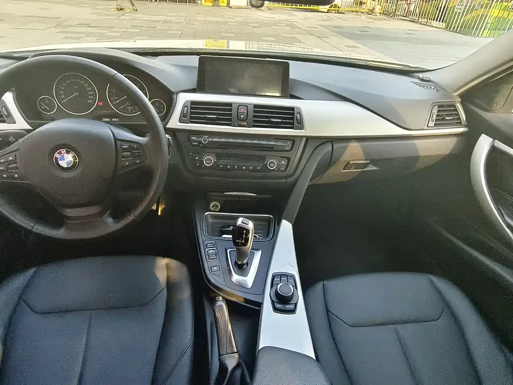 BMW 3 Series — миниатюра 6
