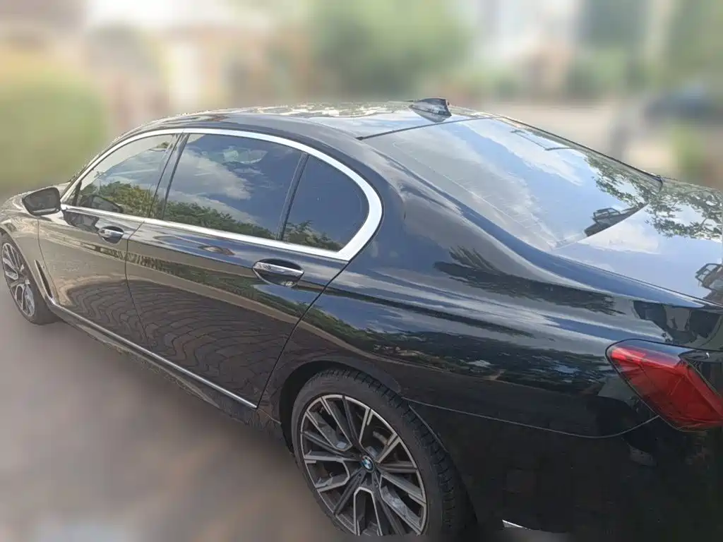 BMW 7 Series — миниатюра 25