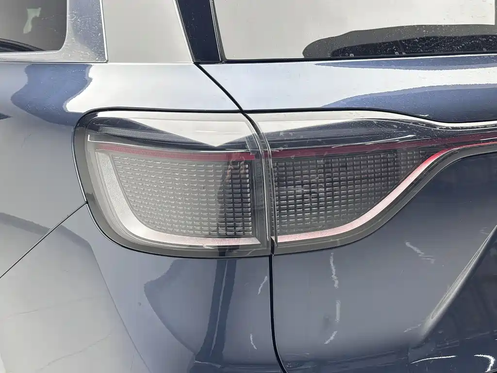 AITO ASK THE WORLD M9