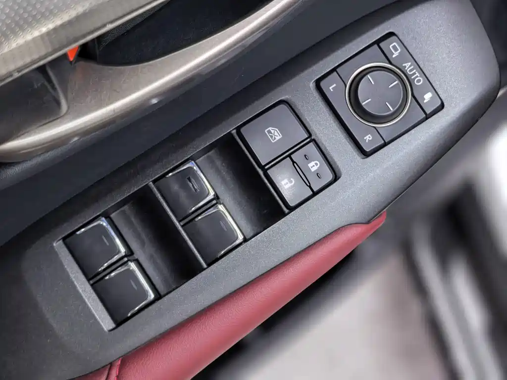 Lexus NX — миниатюра 20