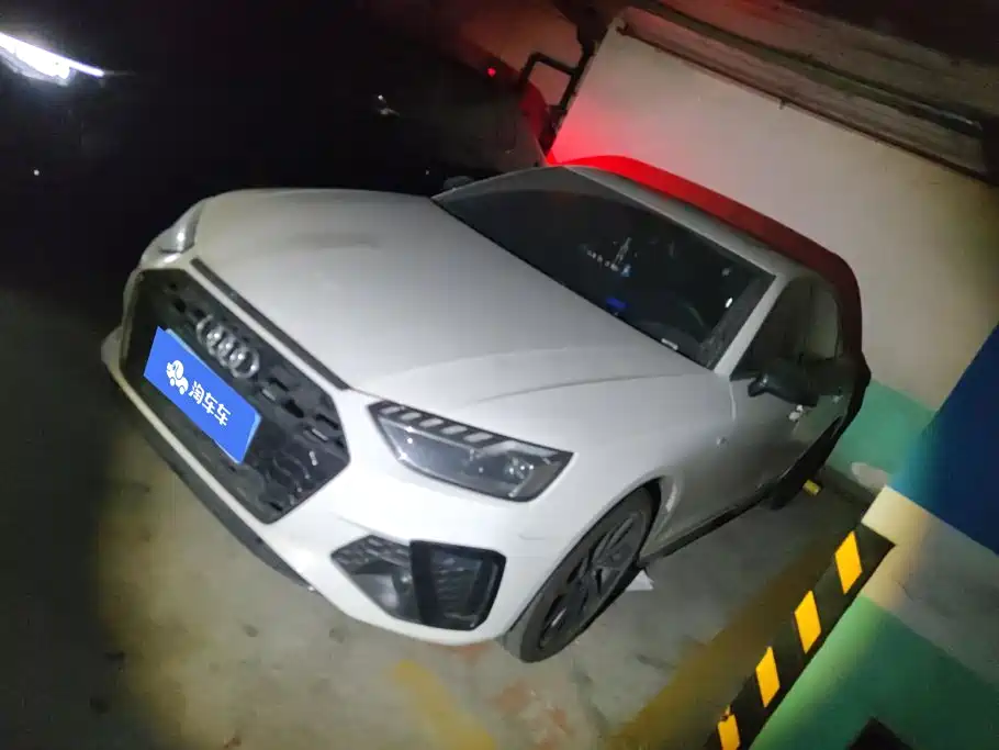 奥迪A4L 2023款 40 TFSI 豪华动感型 2023