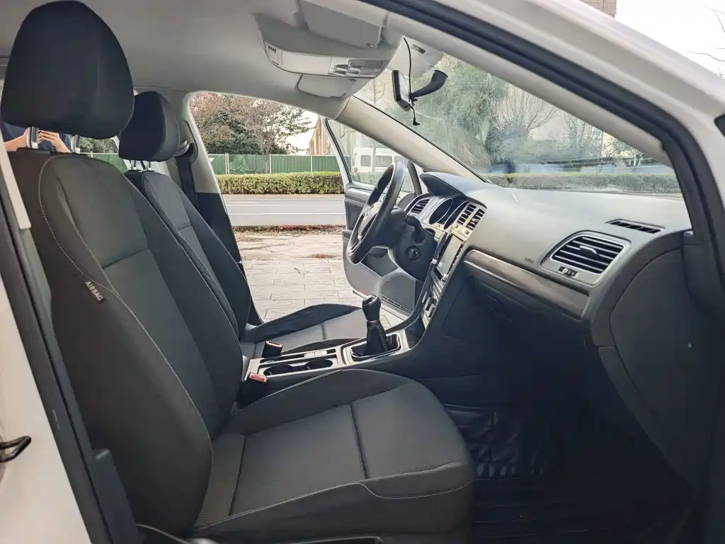 Volkswagen Golf — миниатюра 12