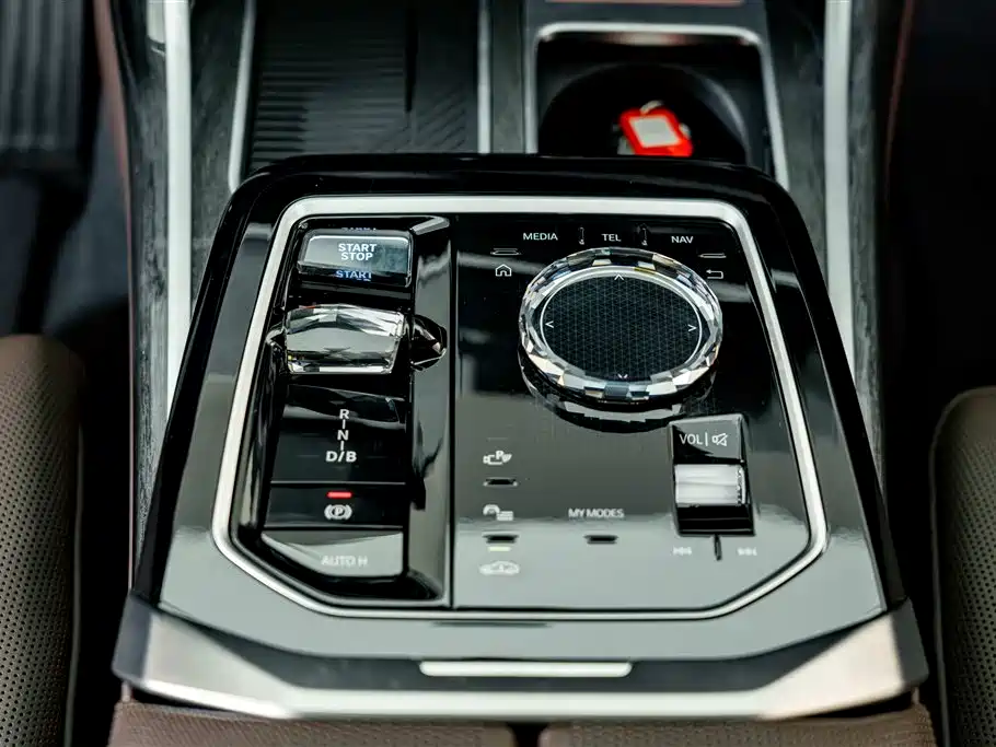 BMW i7 — миниатюра 16