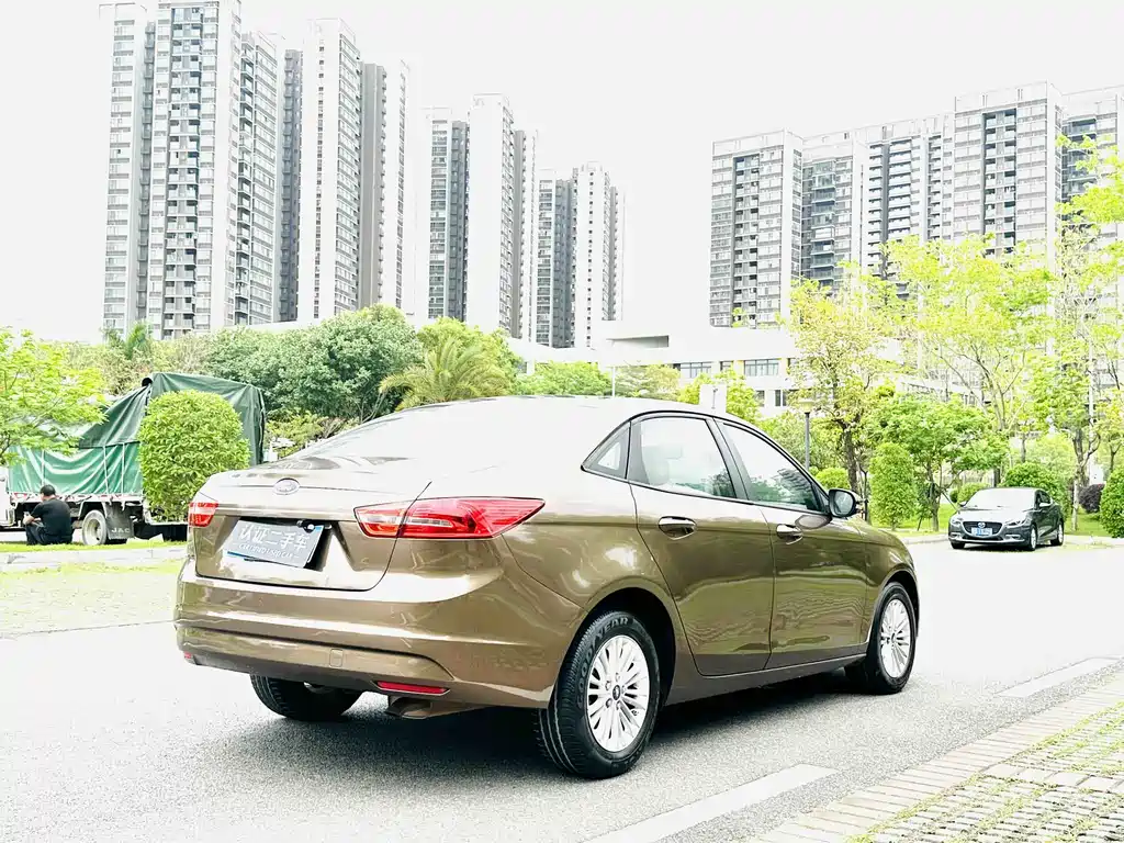 Ford Escort 2015 1.5L AT Comfort