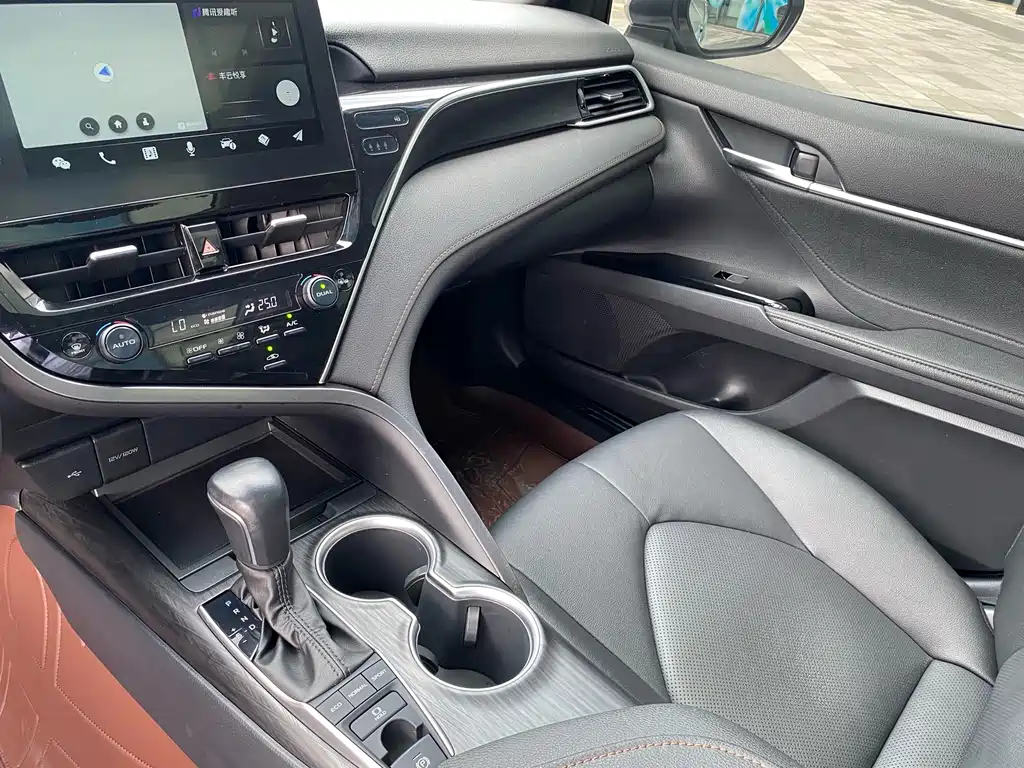 Toyota Camry — миниатюра 15