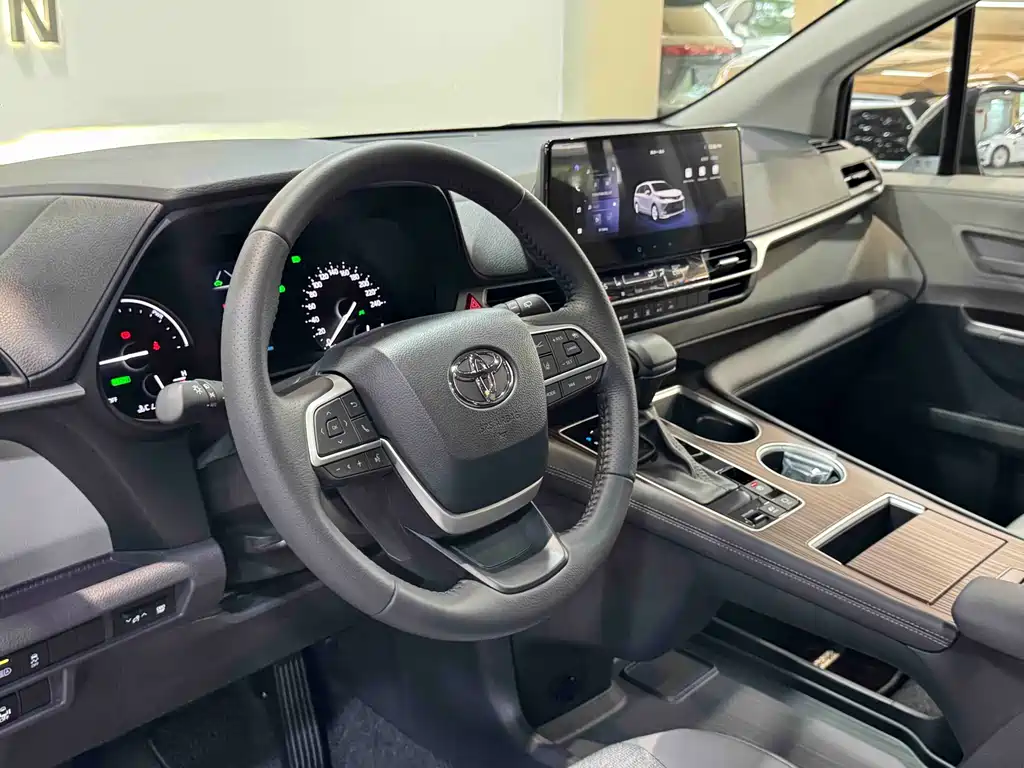 Toyota Sienna 2026 2.5L Comfort