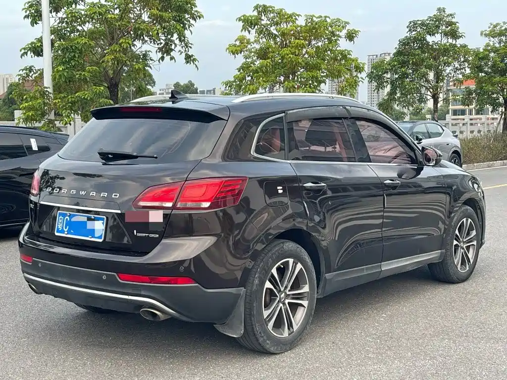 Borgward BX7 — миниатюра 9