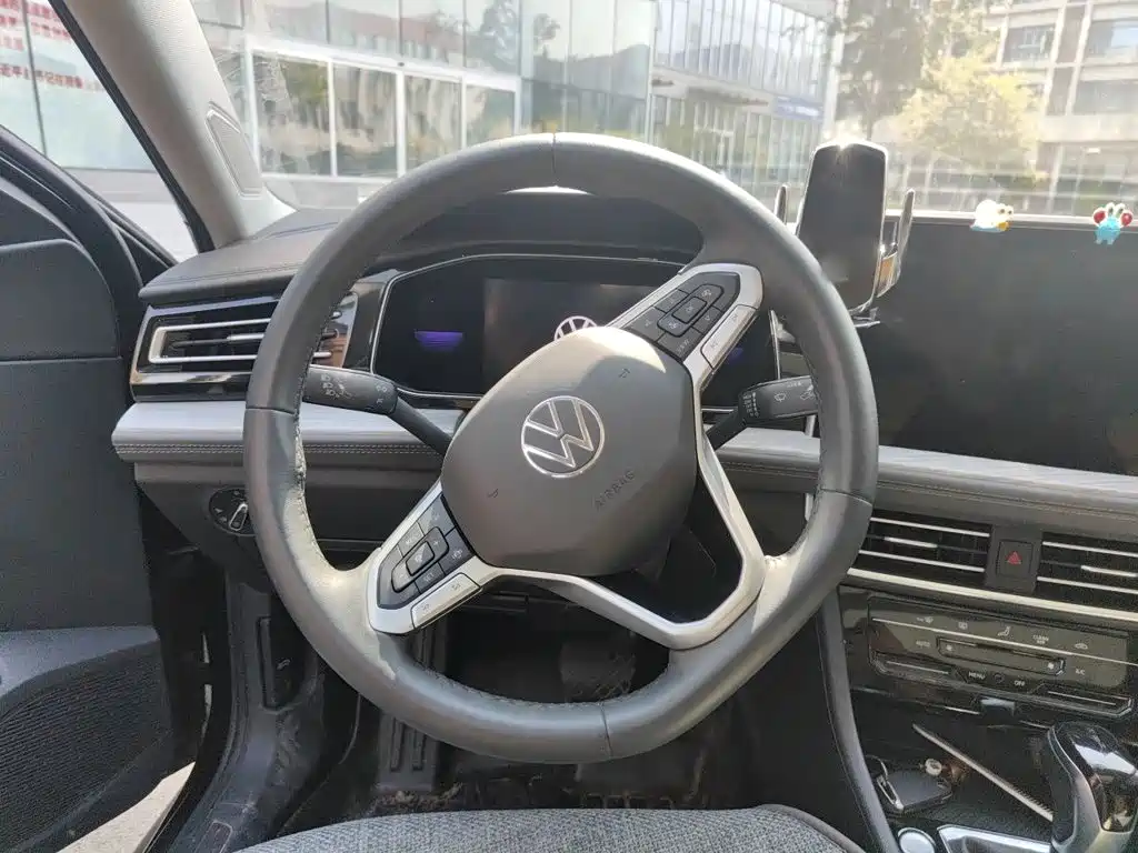 Volkswagen Sagitar — миниатюра 3