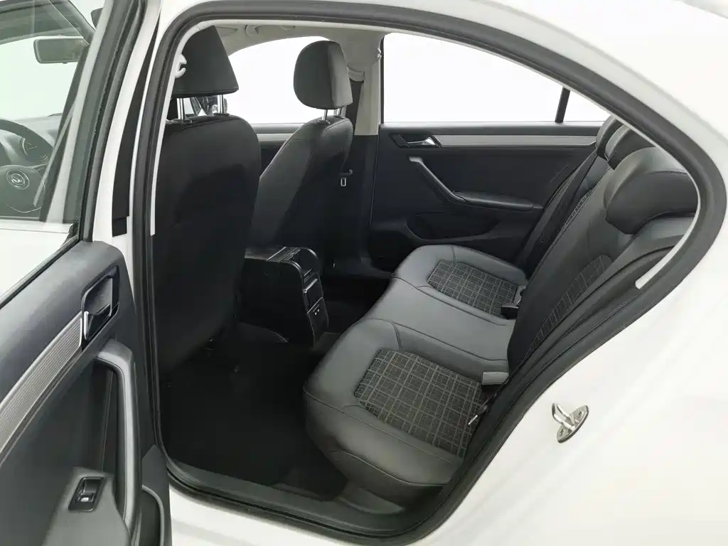 Volkswagen Jetta — миниатюра 15