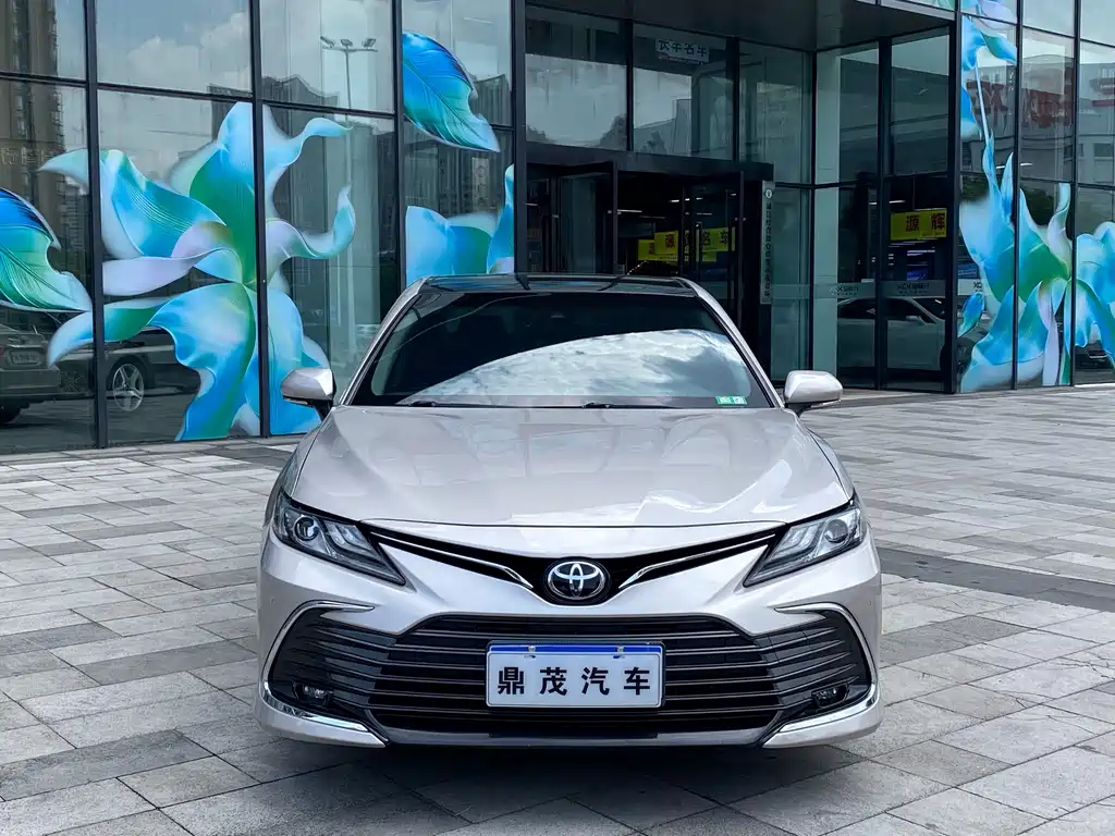 Toyota Camry — миниатюра 2