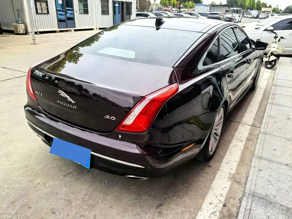 Jaguar XJ — миниатюра 4