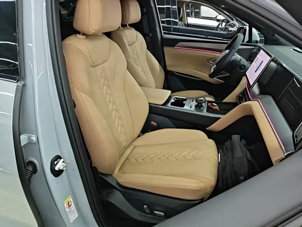 BYD L DM-i — миниатюра 25
