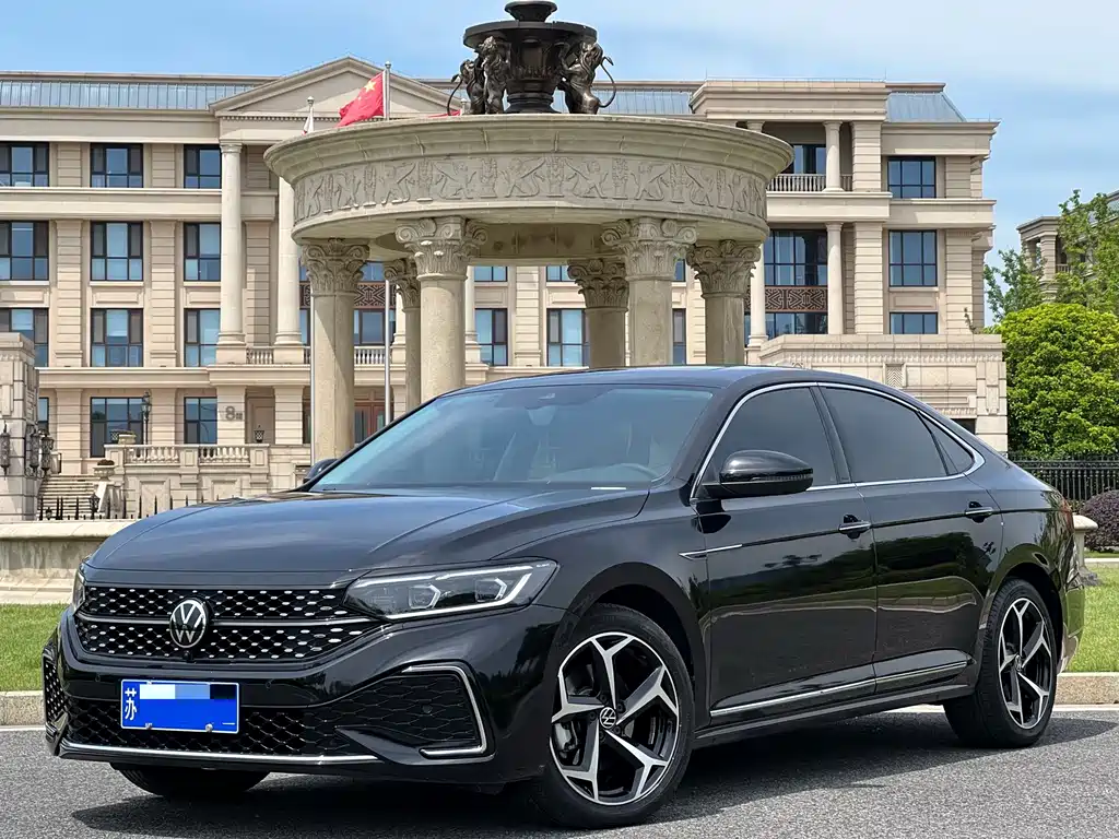 Volkswagen Passat 2023