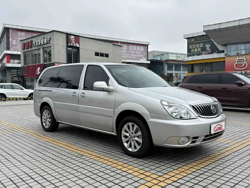Buick GL8 — миниатюра 3