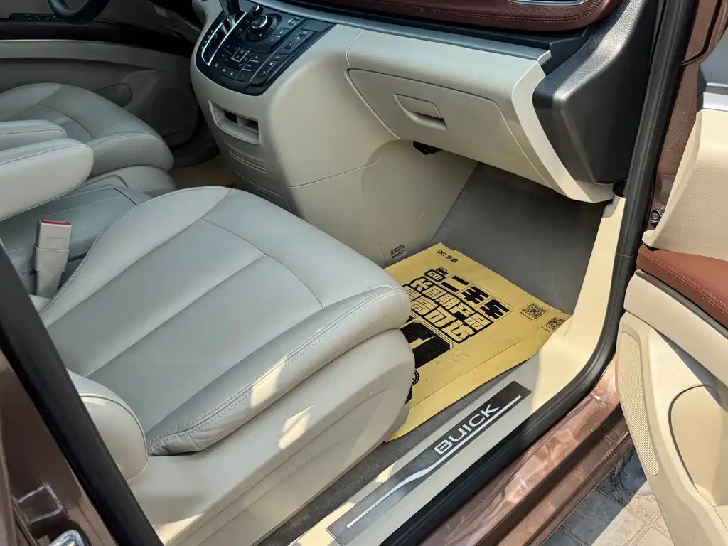 Buick GL8 — миниатюра 10