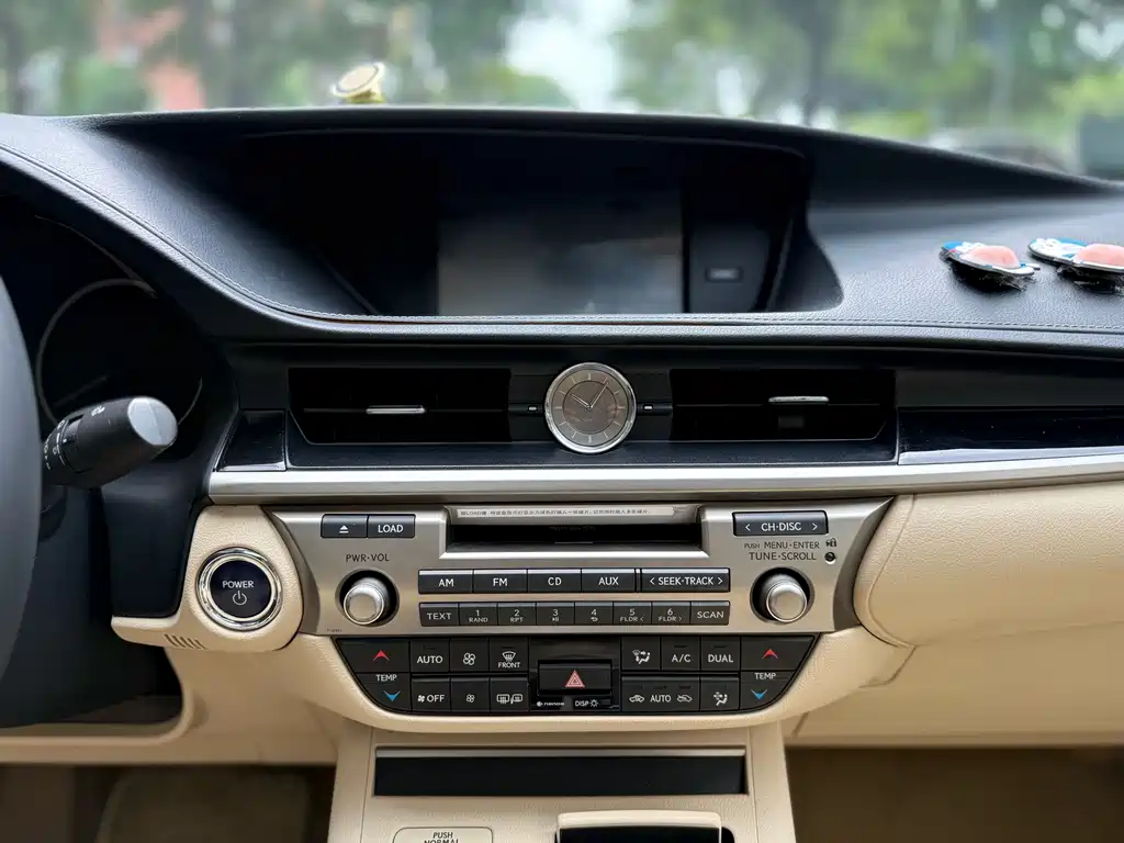 Lexus ES — миниатюра 18