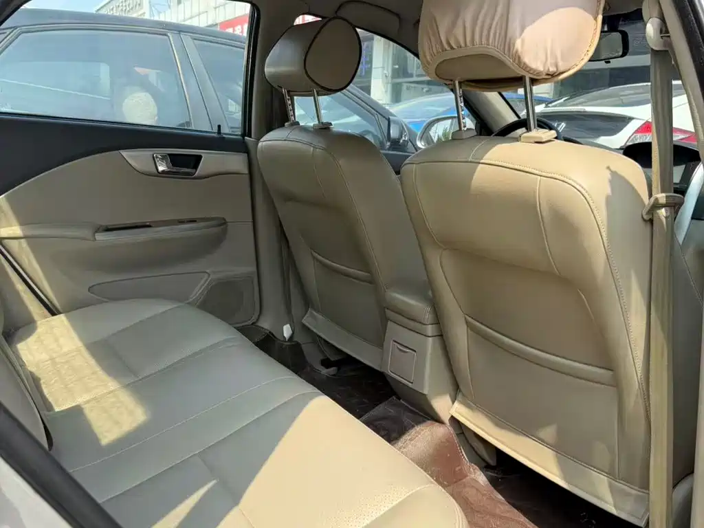 Buick Excelle — миниатюра 6