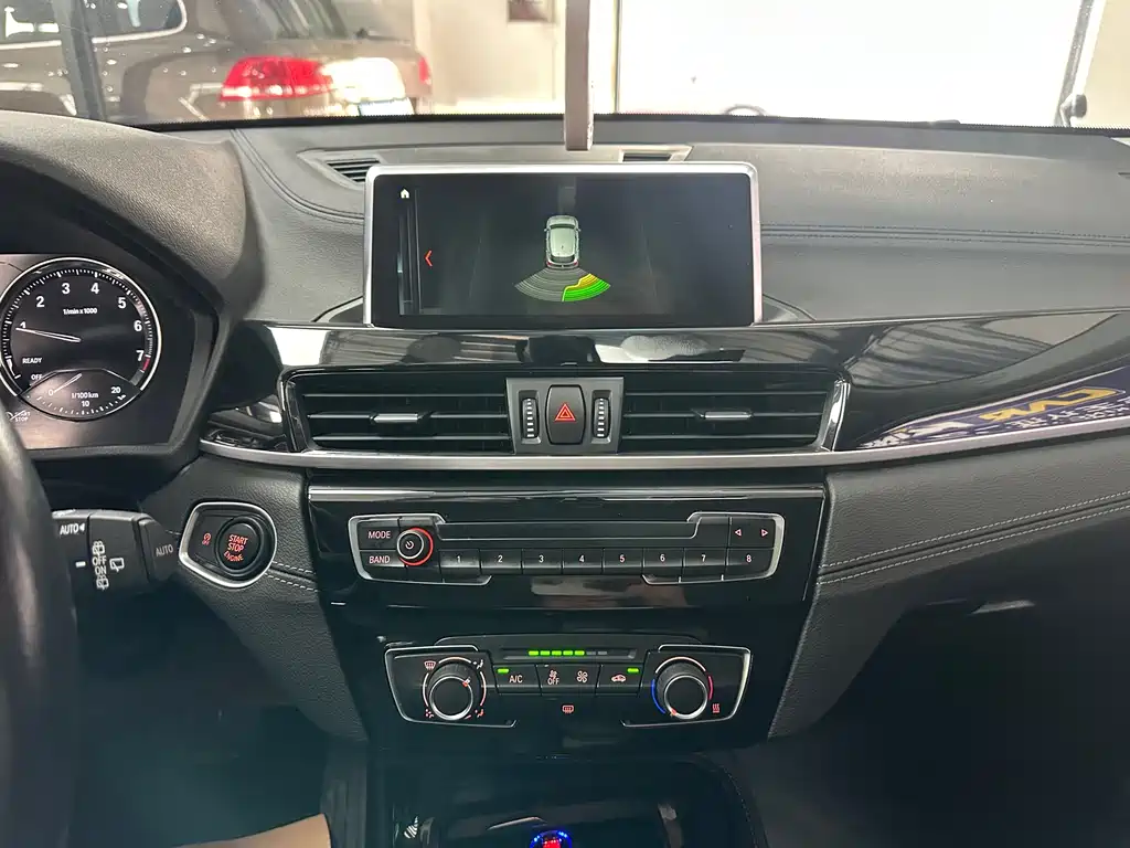 BMW X2 (Import) — миниатюра 9