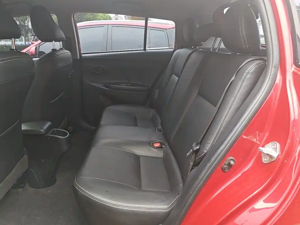 Toyota Yaris L — миниатюра 17