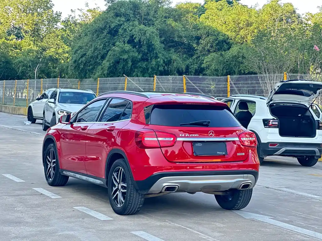 Mercedes-Benz GLA 2016 GLA 200 Fashion