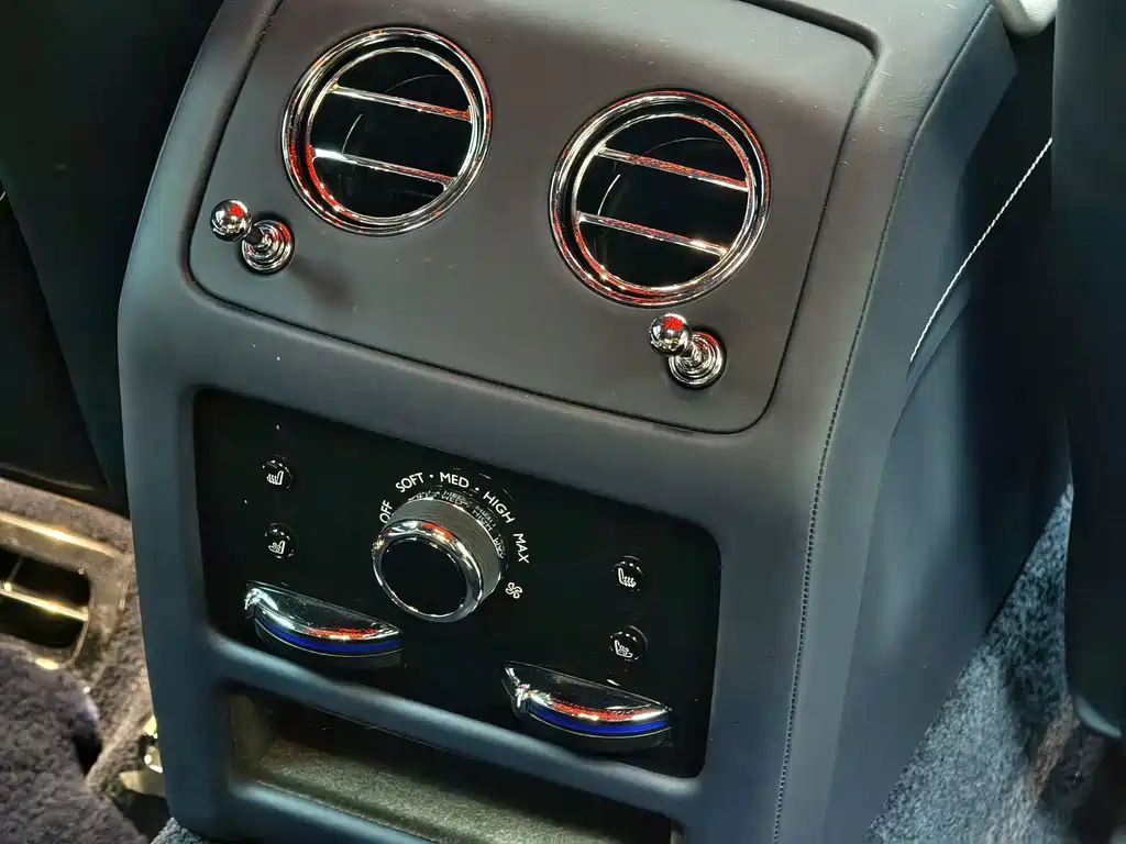 Rolls-Royce Ghost — миниатюра 12