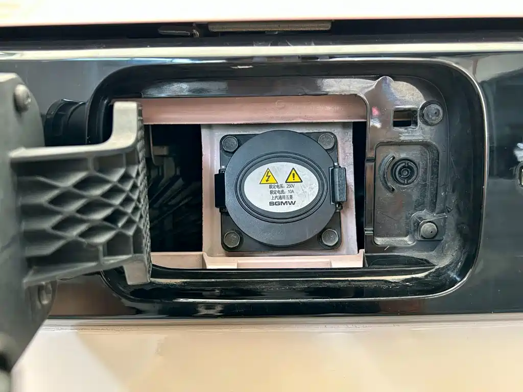 Wuling MINIEV — миниатюра 17