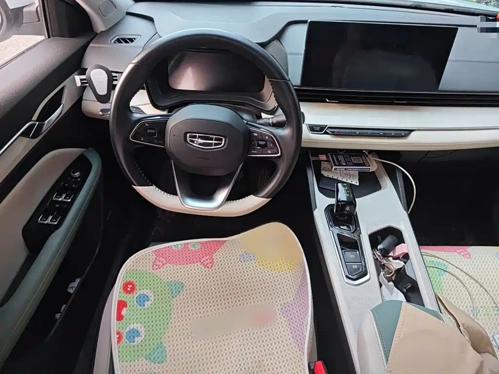 Geely L HiP — миниатюра 3