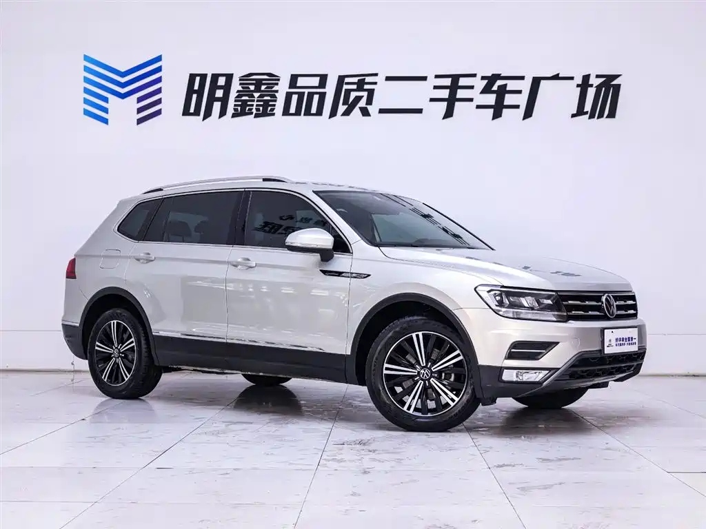 Volkswagen Tiguan L L 2020 330TSI AT Comfort VI