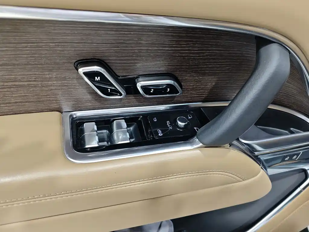 Land Rover Range Rover — миниатюра 10