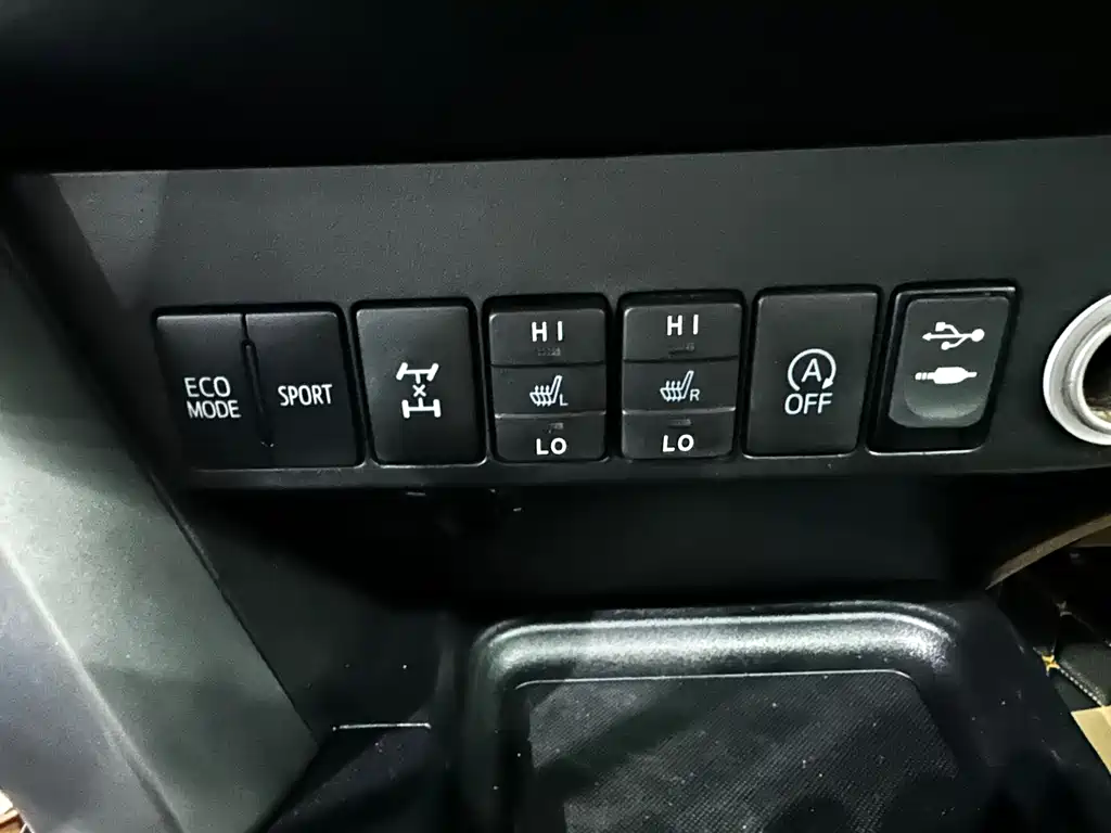 TOYOTA RAV4 RONGFANG