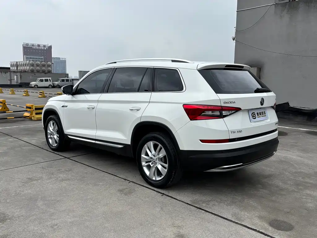 Skoda Kodiaq TSI330 7 seats 2WD Luxury Premium Enjoy Edition, фото 17