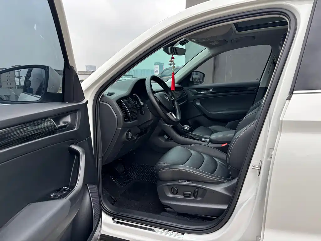 Skoda Kodiaq TSI330 7 seats 2WD Luxury Premium Enjoy Edition, фото 7