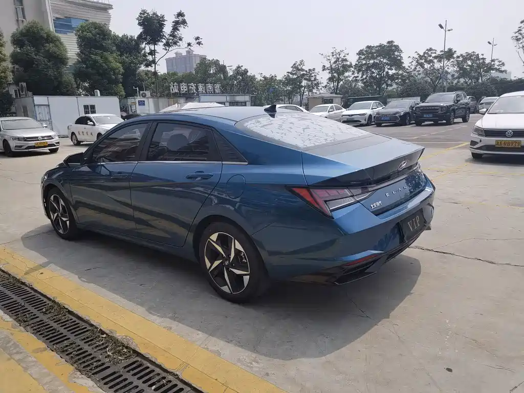 Hyundai Elantra — миниатюра 7